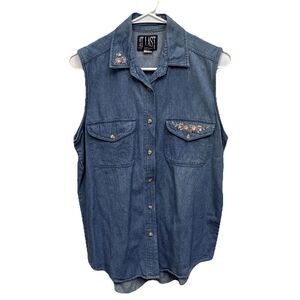 At Last Vintage Shirt M Sleeveless Cotton Denim Floral Embroidery Pockets Button